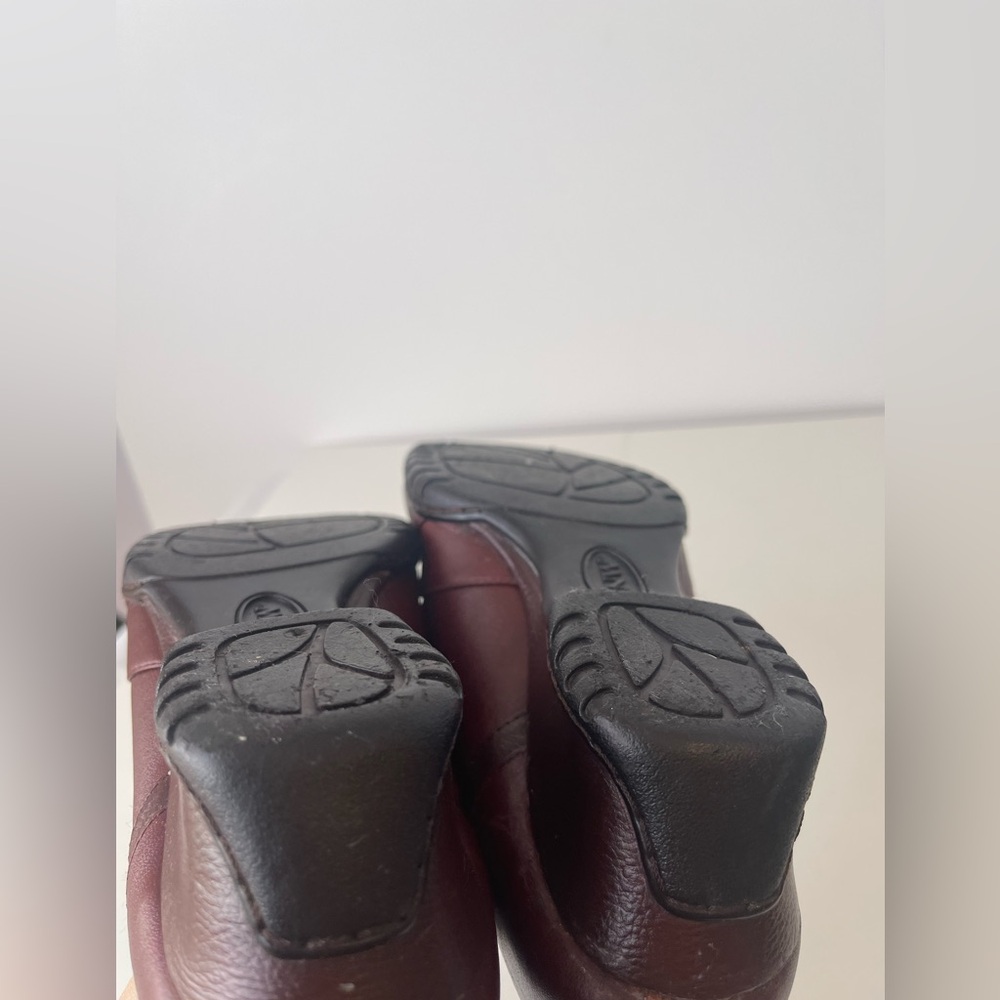 GNW Mary Jane Wedge Heels Burgundy 8M - Picture 8 of 13